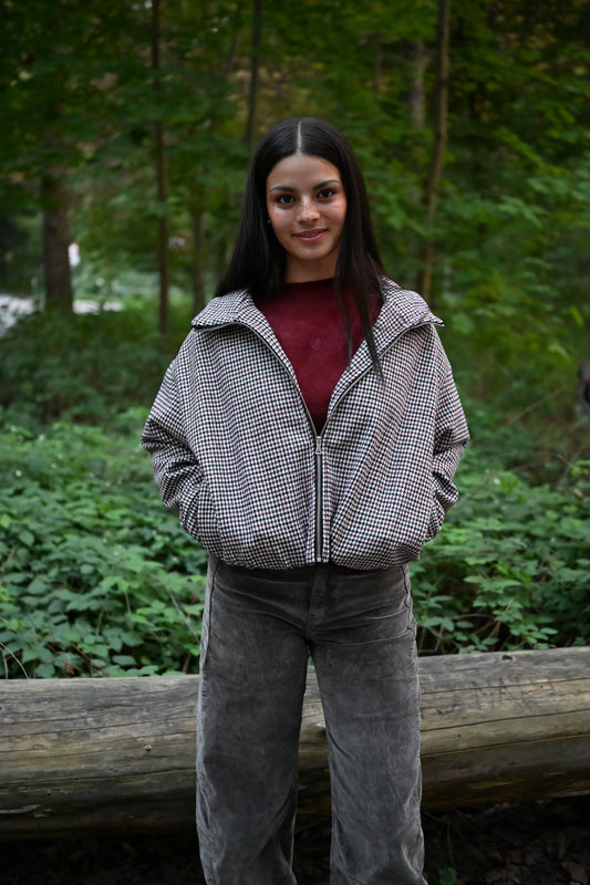 Riviera Karo Jacke mit Dackel-Pin