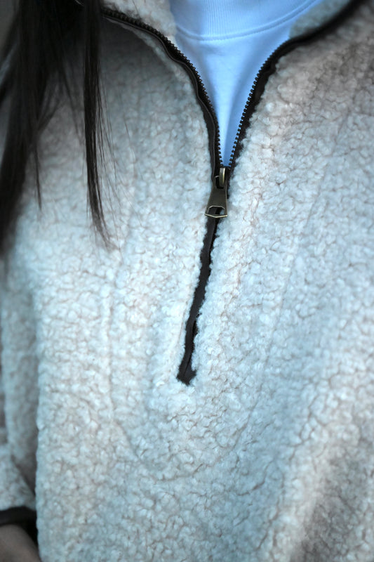 Teddy Half-Zip Pullover mit Dackel-Pin