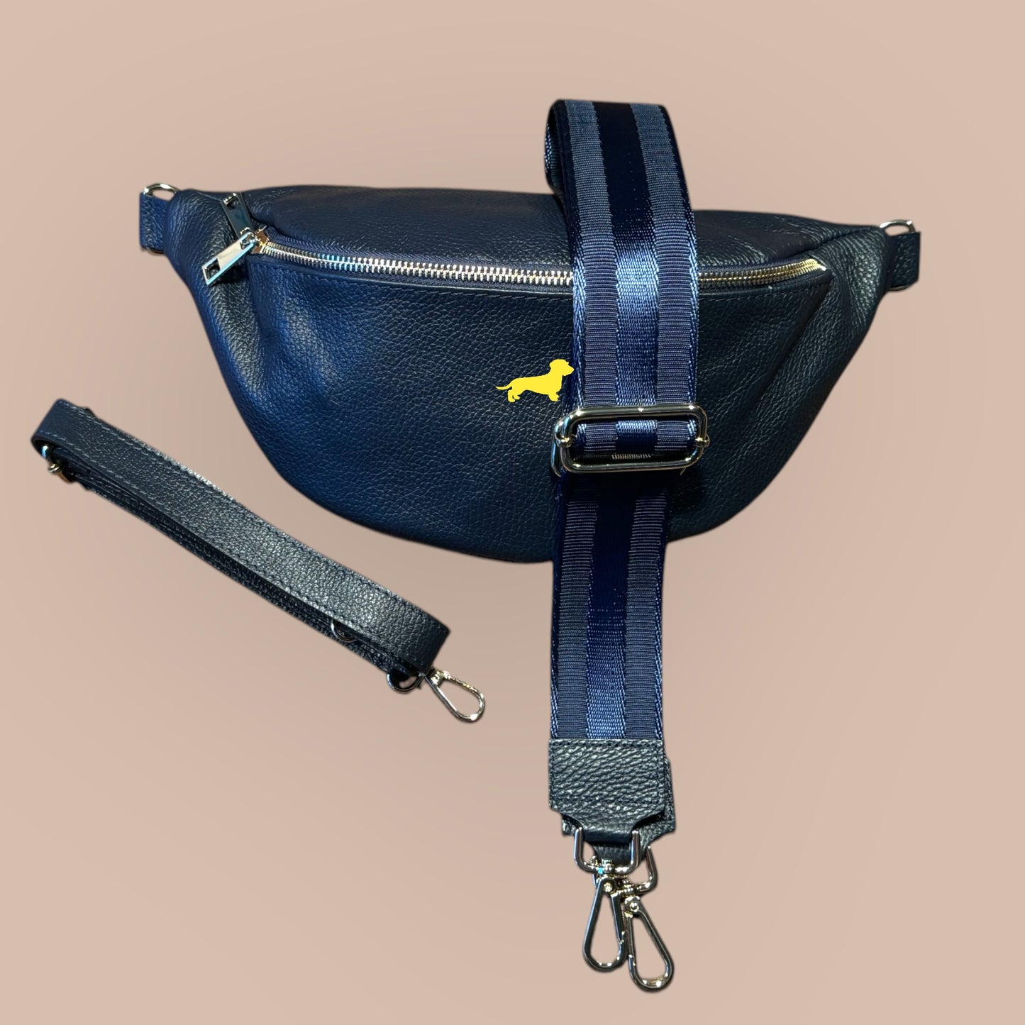 Crossbody-Bag Glattleder mit Dackel in Wunschfarbe