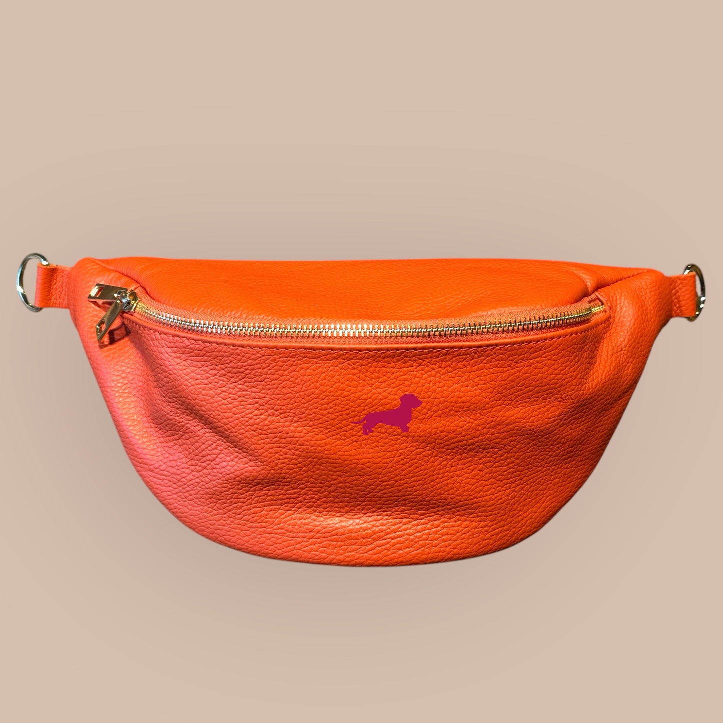 Crossbody-Bag Glattleder mit Dackel in Wunschfarbe