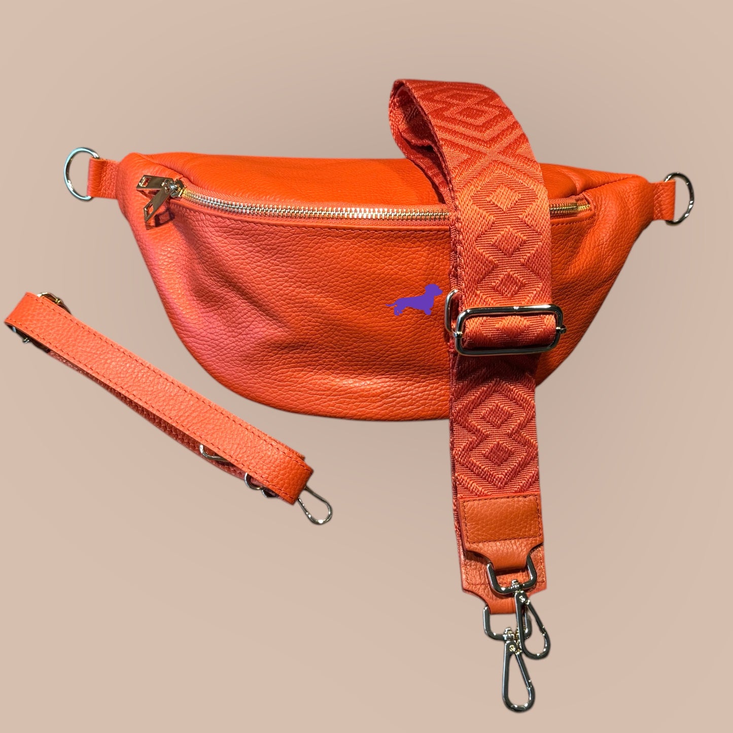 Crossbody-Bag Glattleder mit Dackel in Wunschfarbe