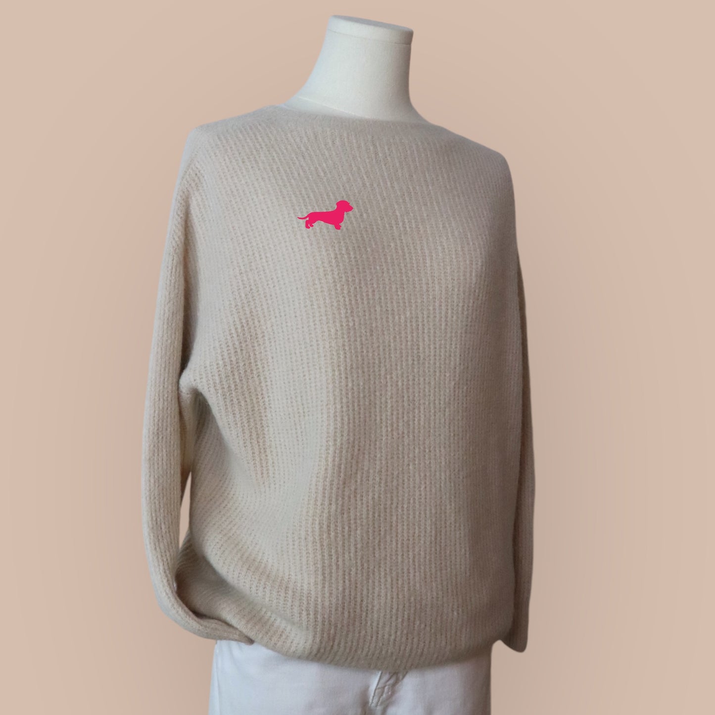 Alpaka-Pullover Rundhals mit Dackel in Wunschfarbe