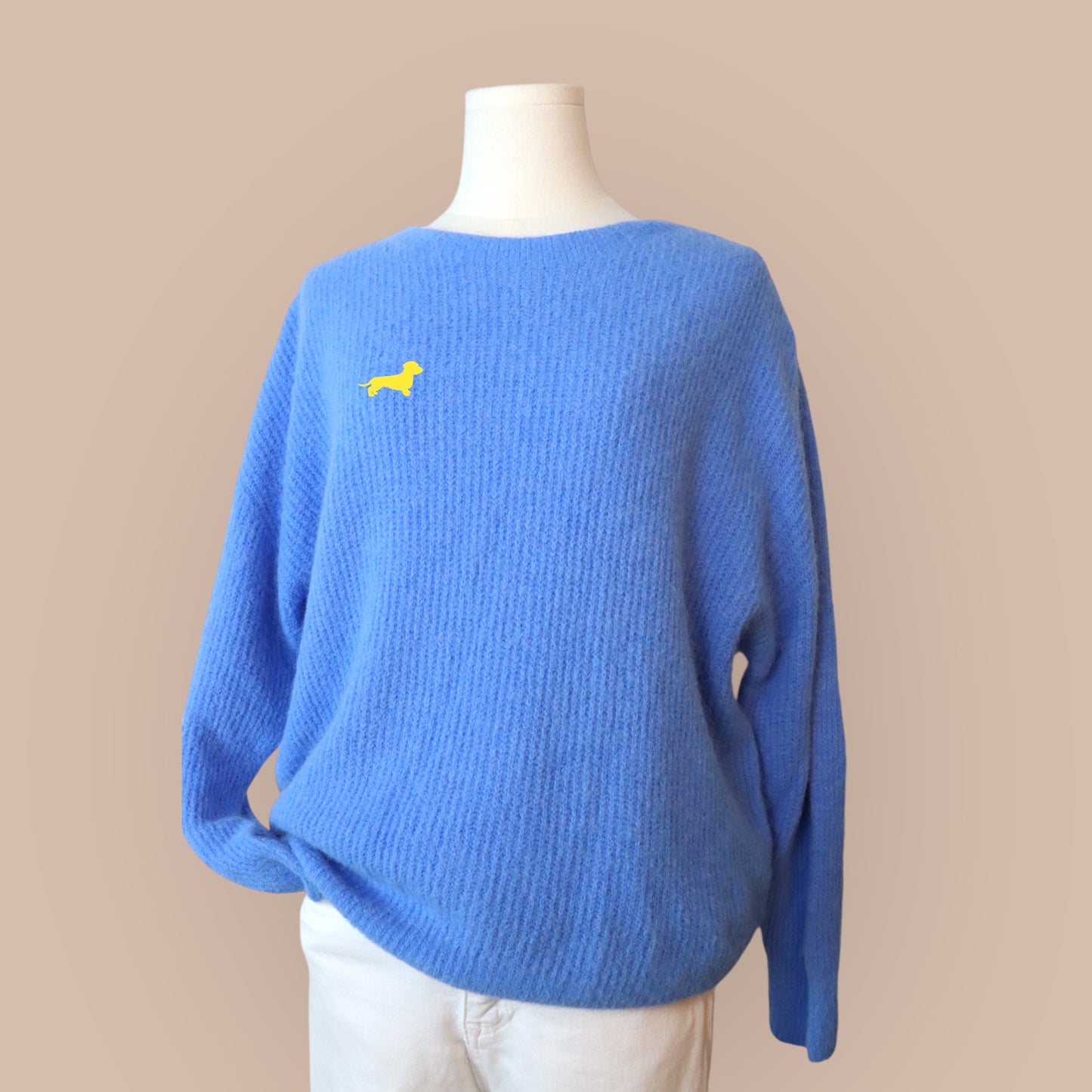 Alpaka-Pullover Rundhals mit Dackel in Wunschfarbe
