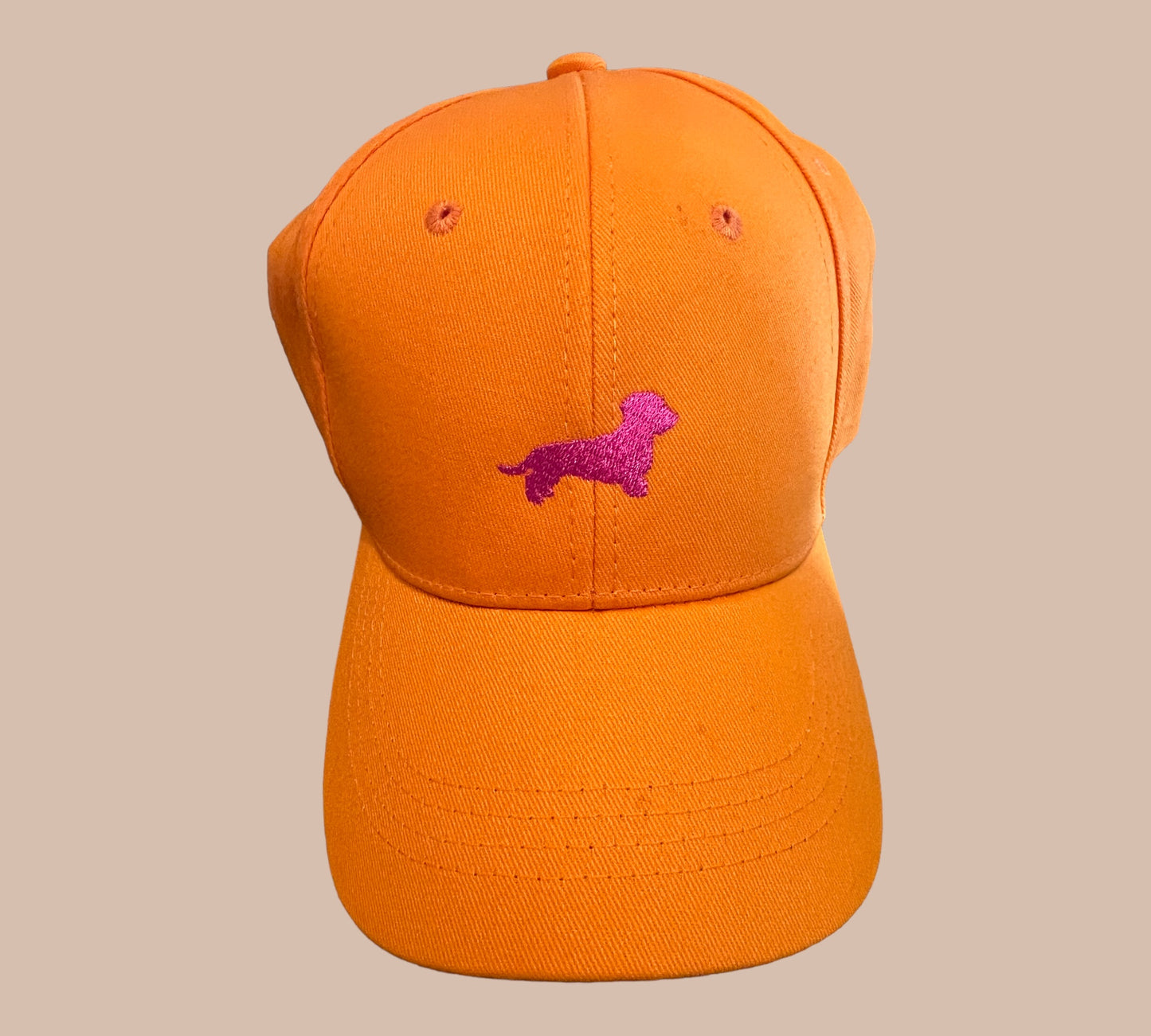 Cap "Signalorange" mit Dackel in Wunschfarbe