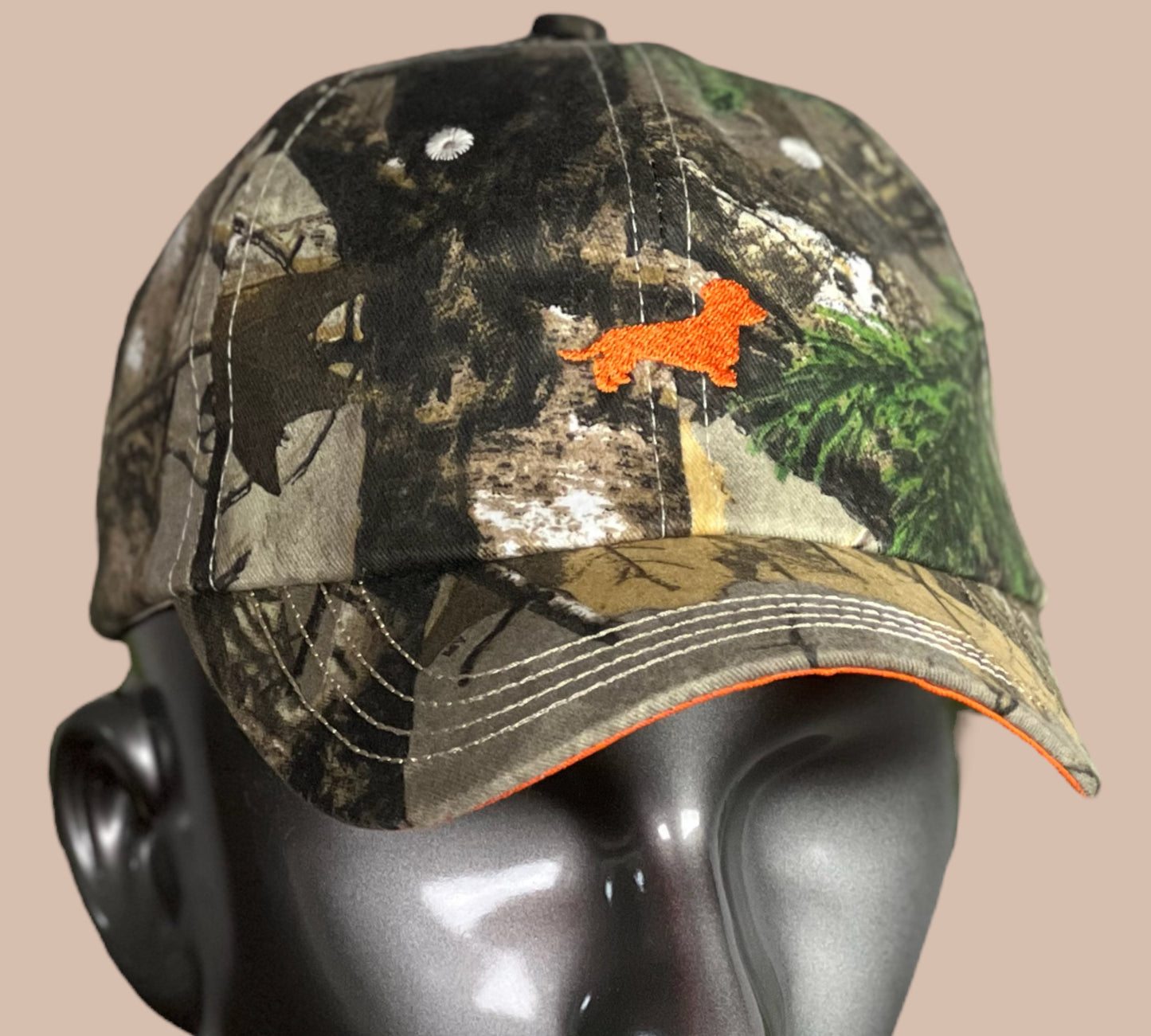 Camouflage-Cap mit Dackel in Wunschfarbe