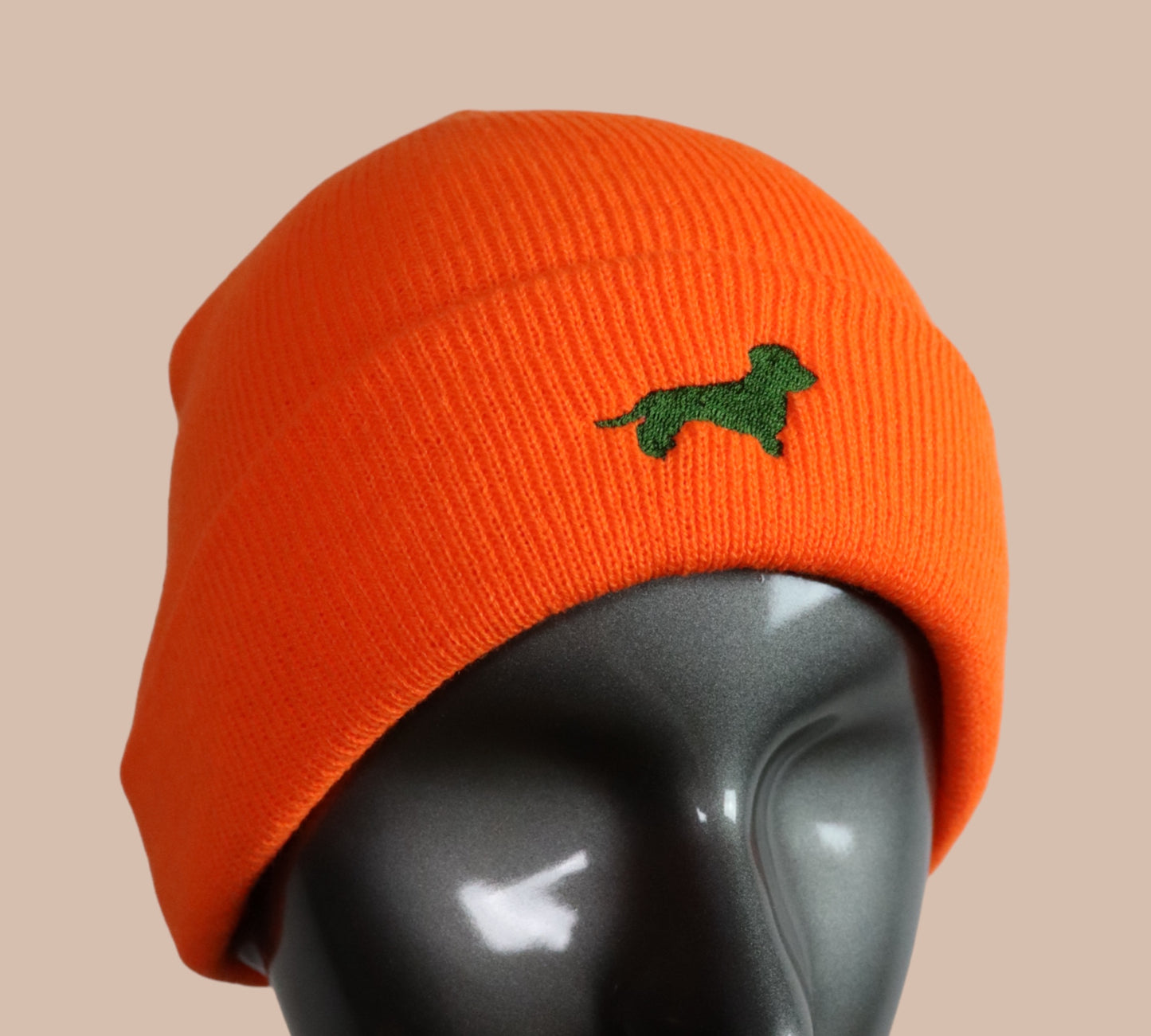 Mütze "Signalorange" mit Dackel in Wunschfarbe