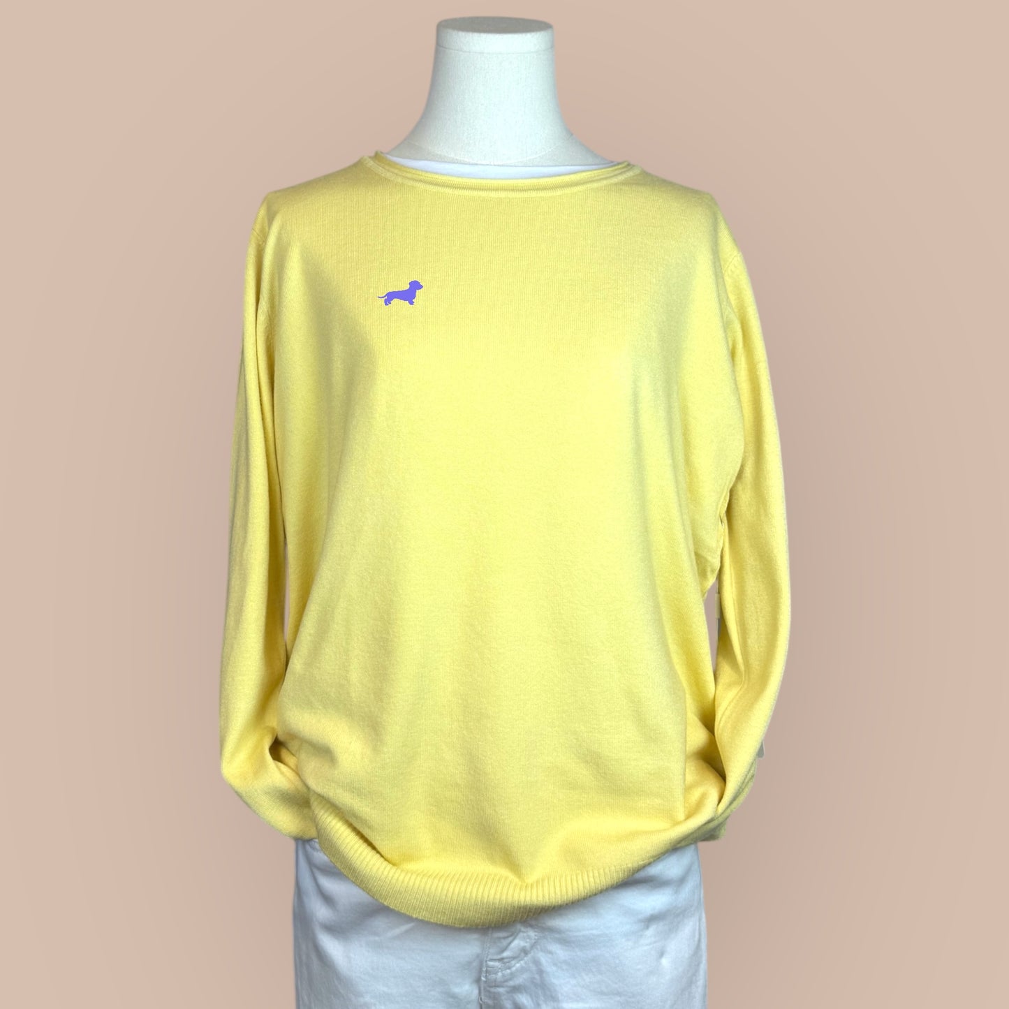 Feinstrick-Pullover Rundhals mit Dackel in Wunschfarbe