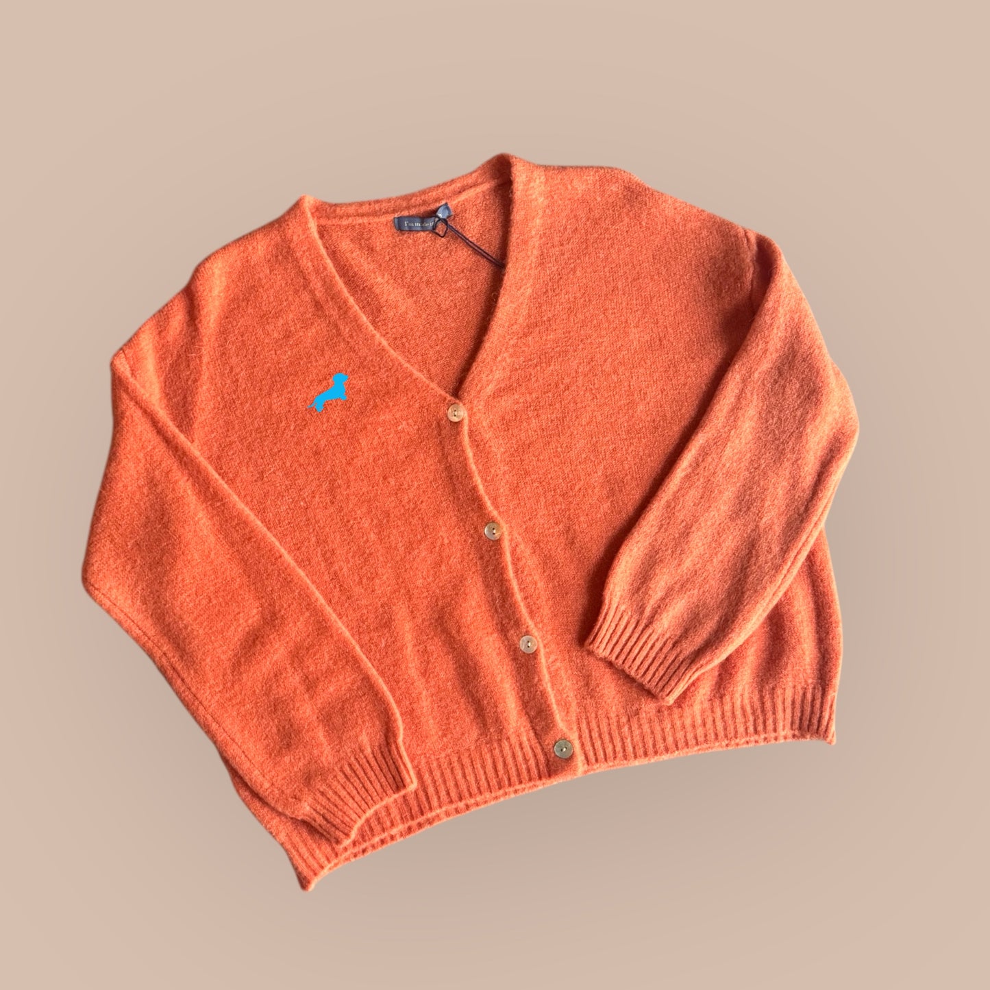 Alpaka-Strickjacke mit Dackel in Wunschfarbe