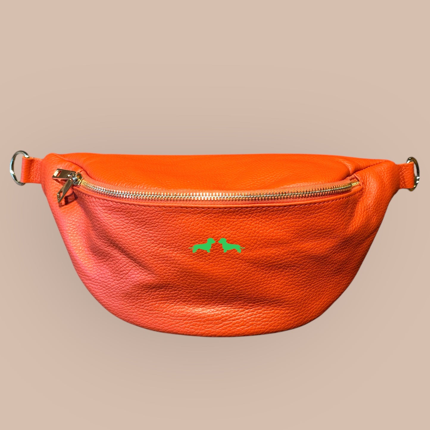 Crossbody-Bag Glattleder mit Dackel in Wunschfarbe