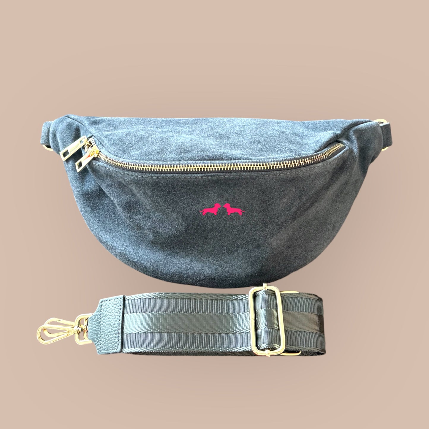 Crossbody-Bag mit Dackel in Wunschfarbe