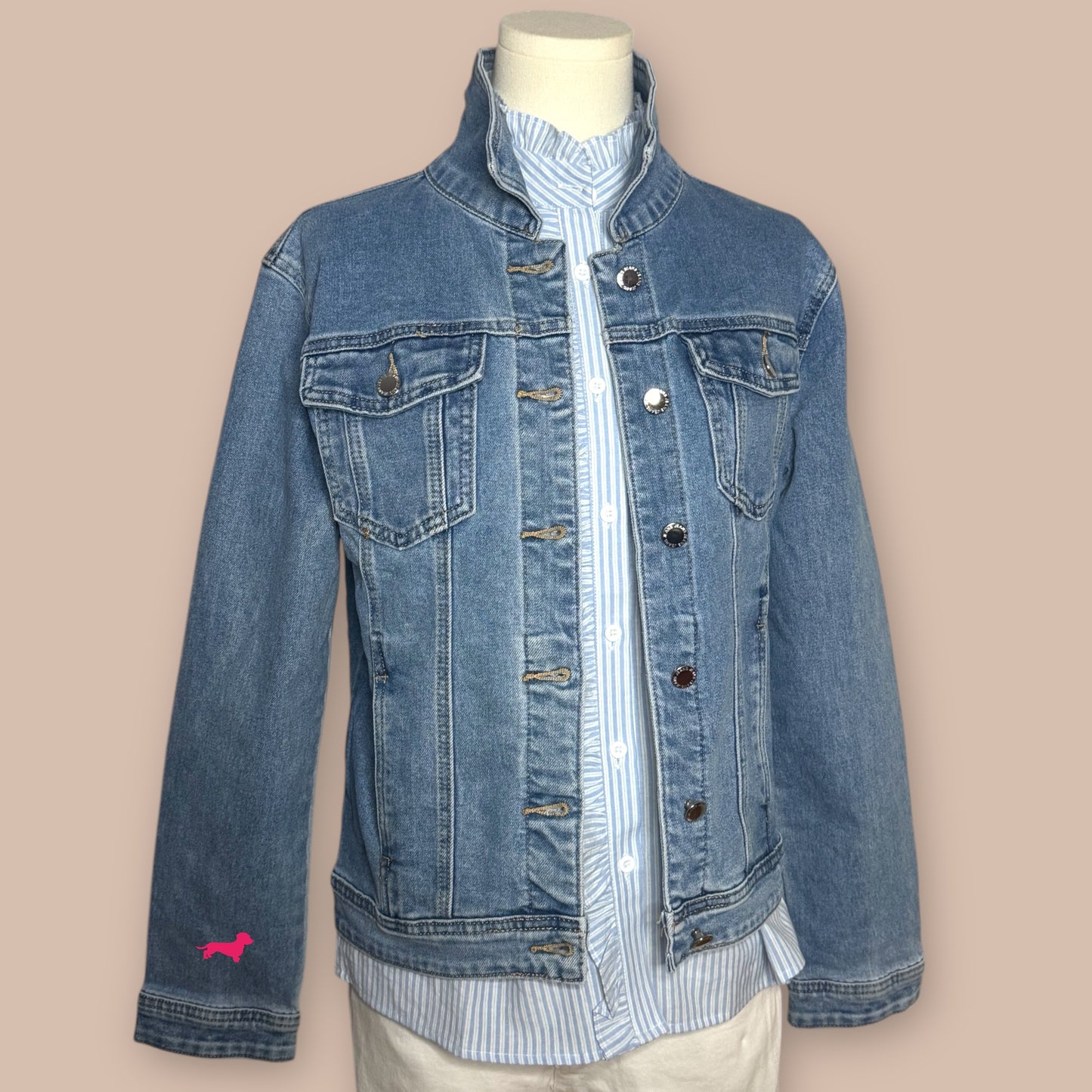 Jeansjacke mit Dackel in Pink