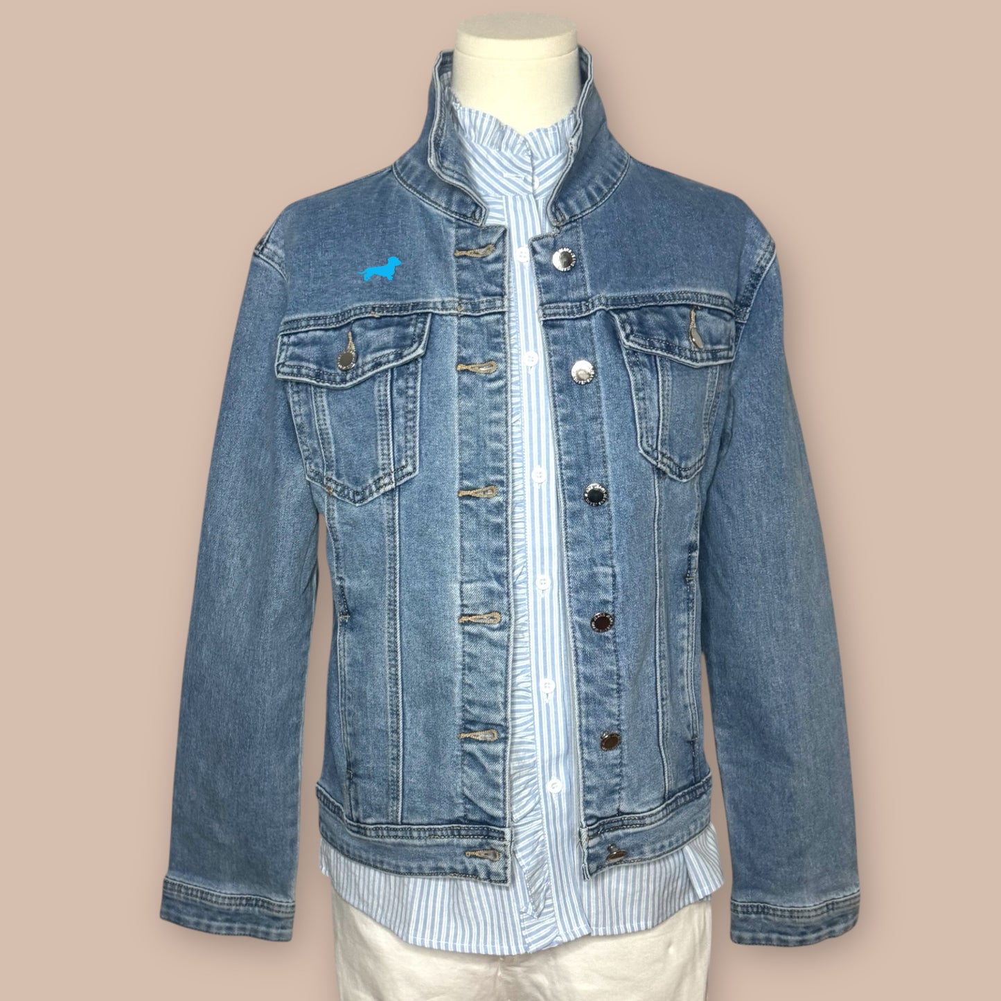 Jeansjacke mit Dackel in Wunschfarbe