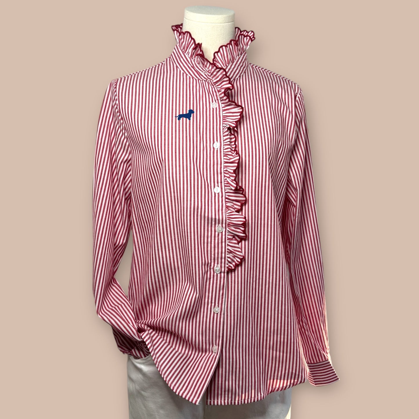 Bluse mit Rüschen und Dackel in Wunschfarbe