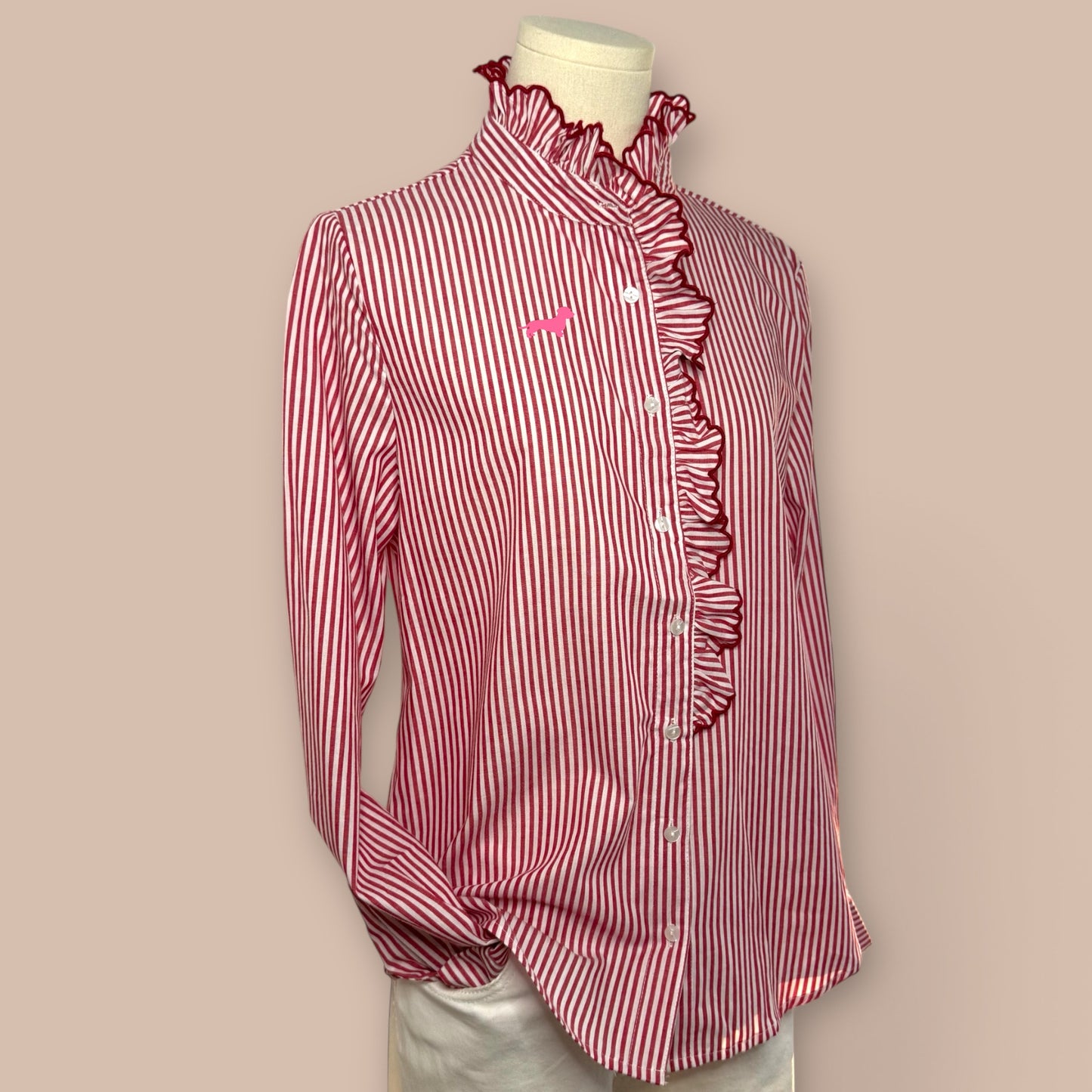 Bluse mit Rüschen und Dackel in Wunschfarbe