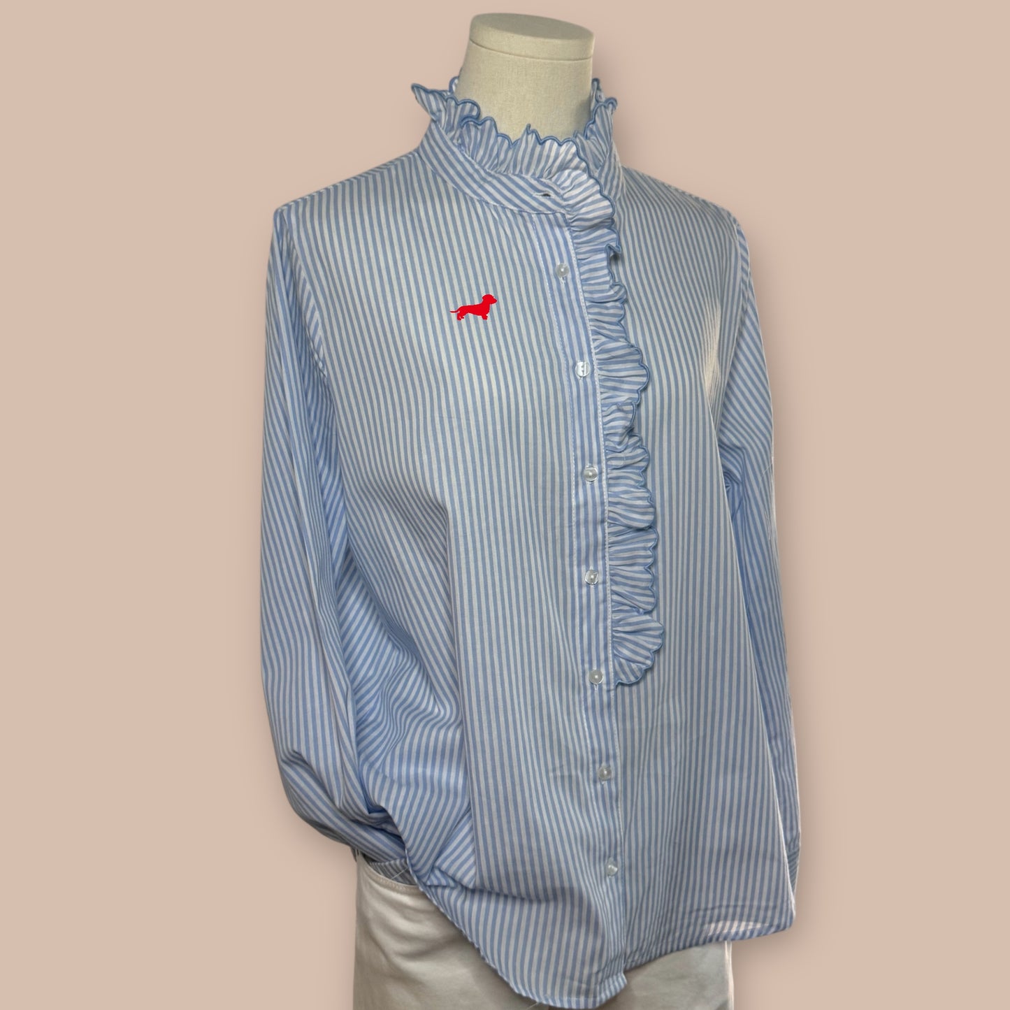 Bluse mit Rüschen und Dackel in Wunschfarbe