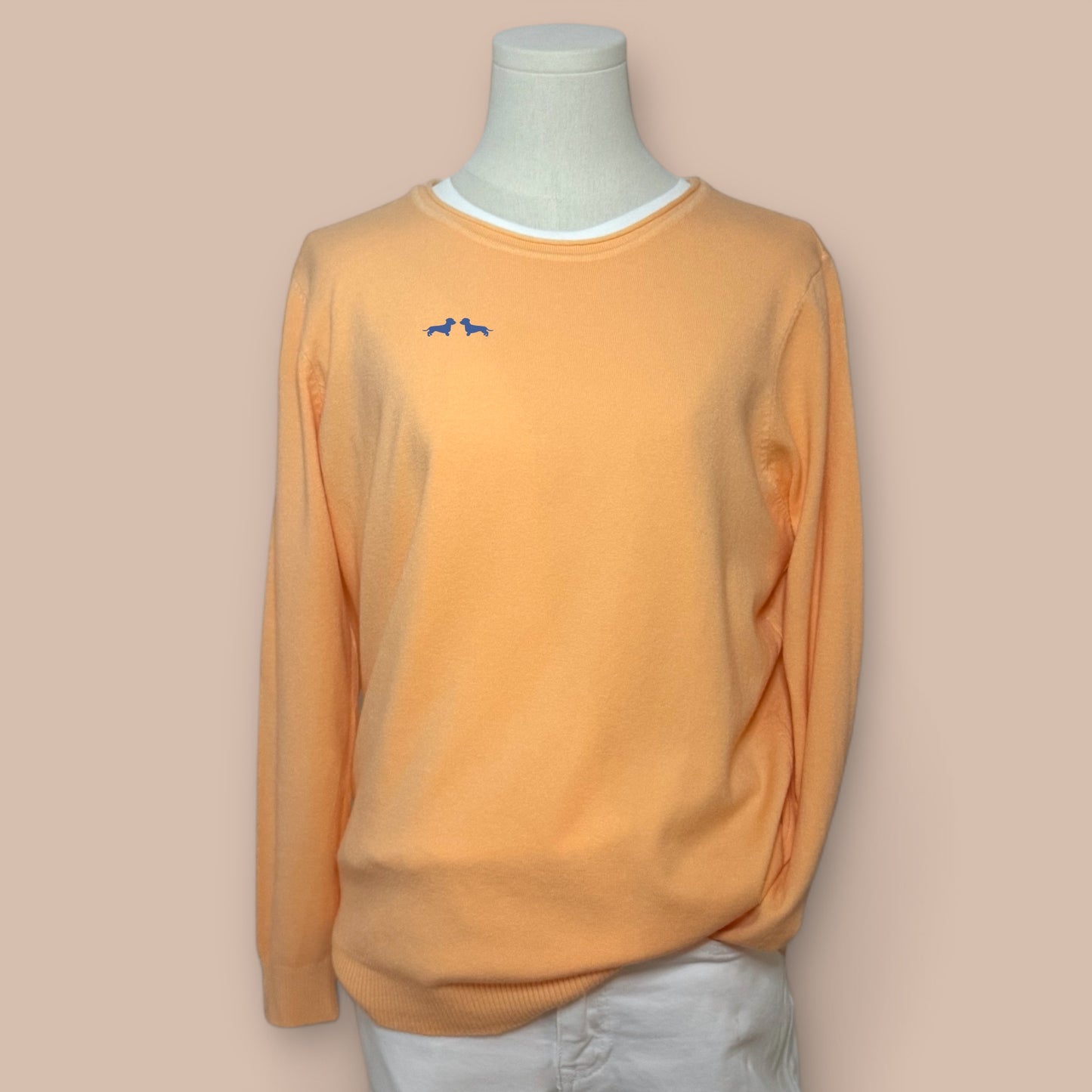 Feinstrick-Pullover Rundhals mit Dackel in Wunschfarbe