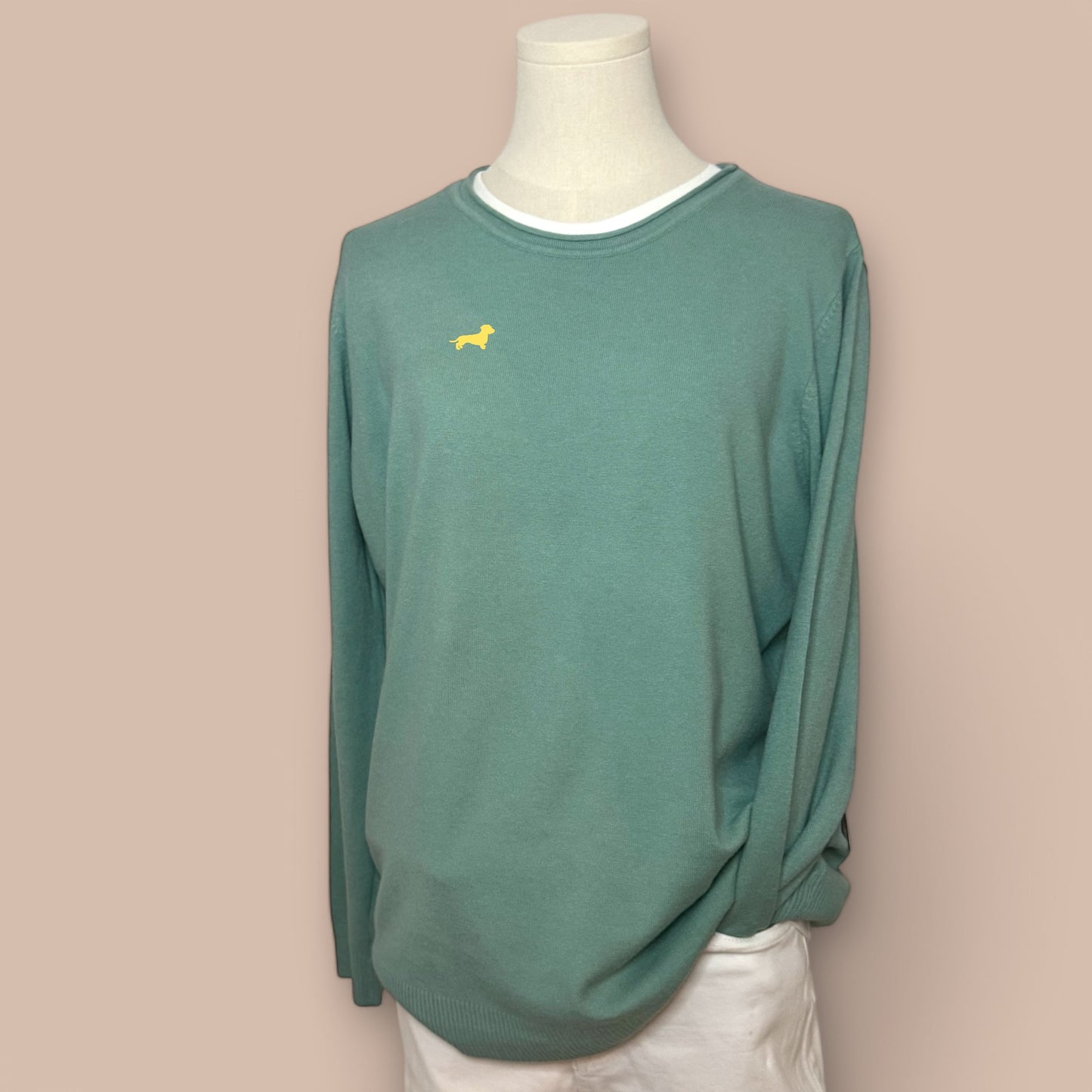 Feinstrick-Pullover Rundhals mit Dackel in Wunschfarbe