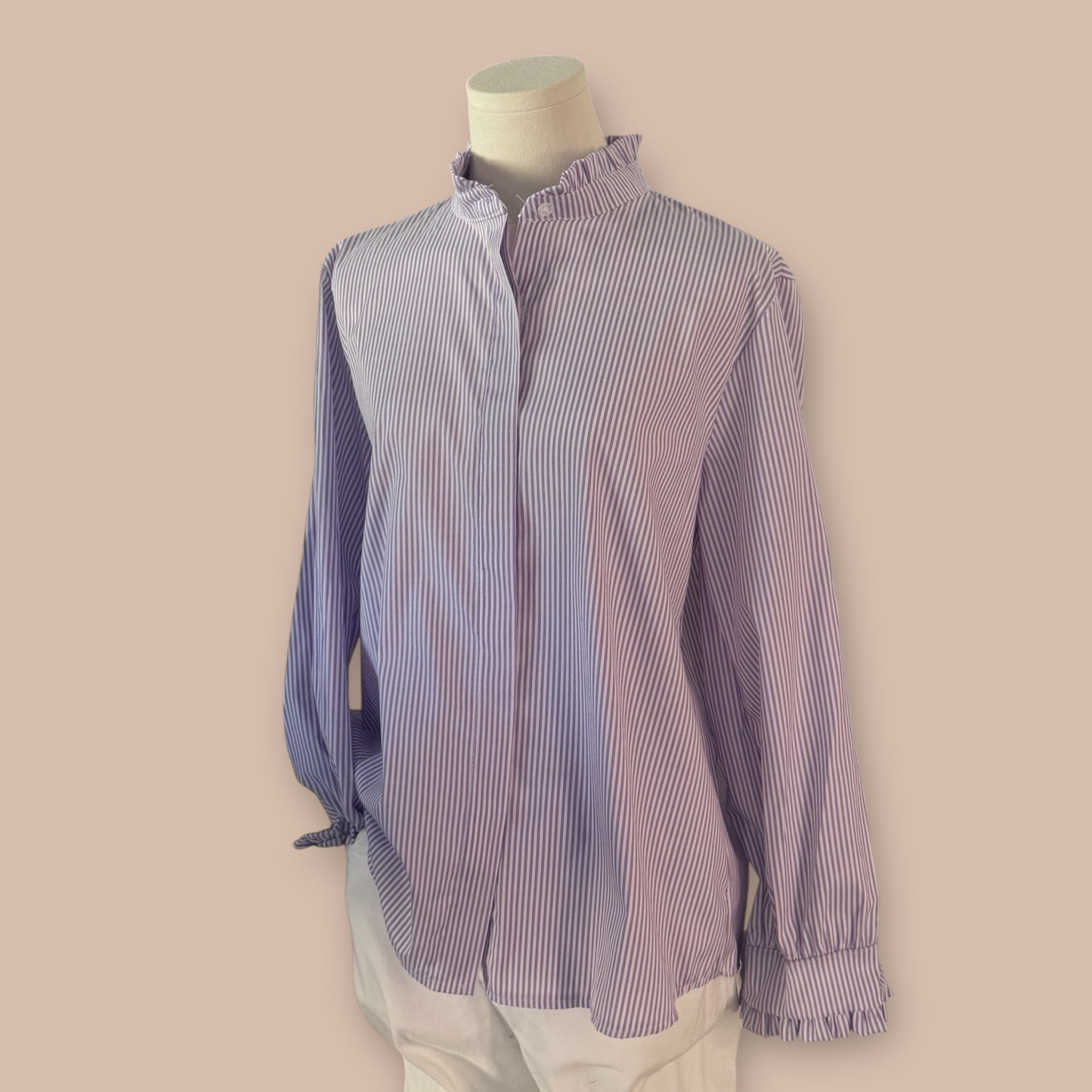 Bluse mit Rüschenkragen