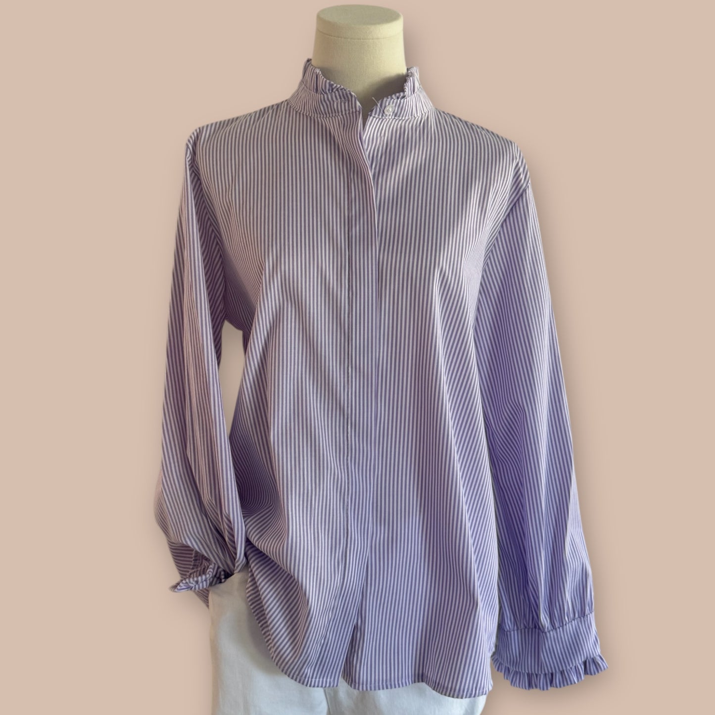 Bluse mit Rüschenkragen