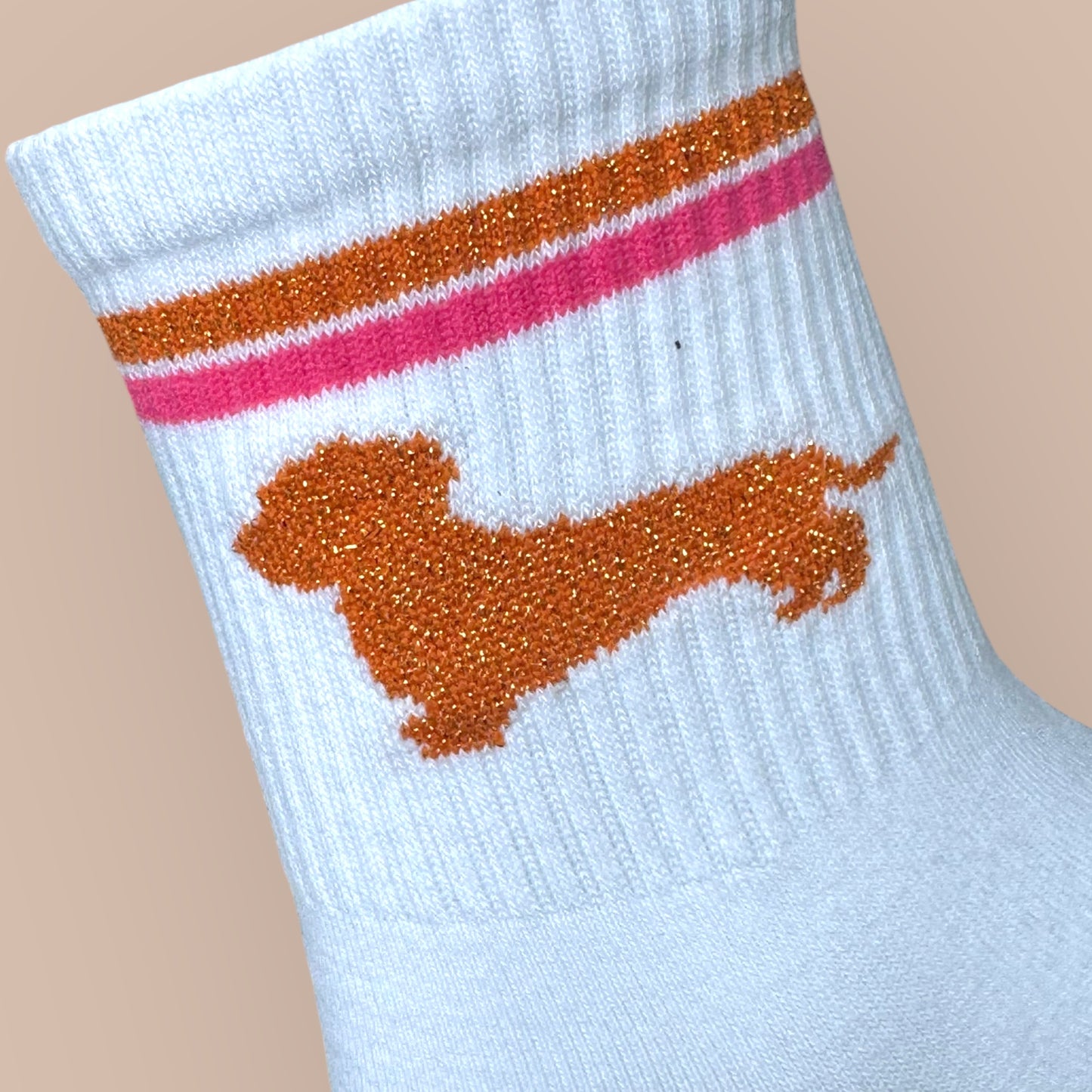 Socken mit Dackel in Trendfarben