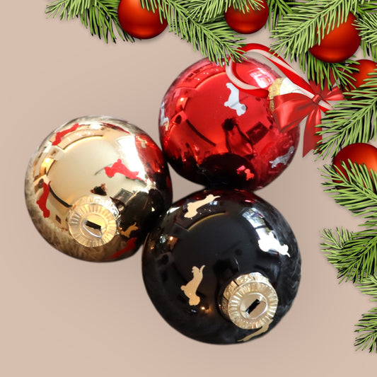 Weihnachts-Kugel mit Dackel in Wunschfarbe