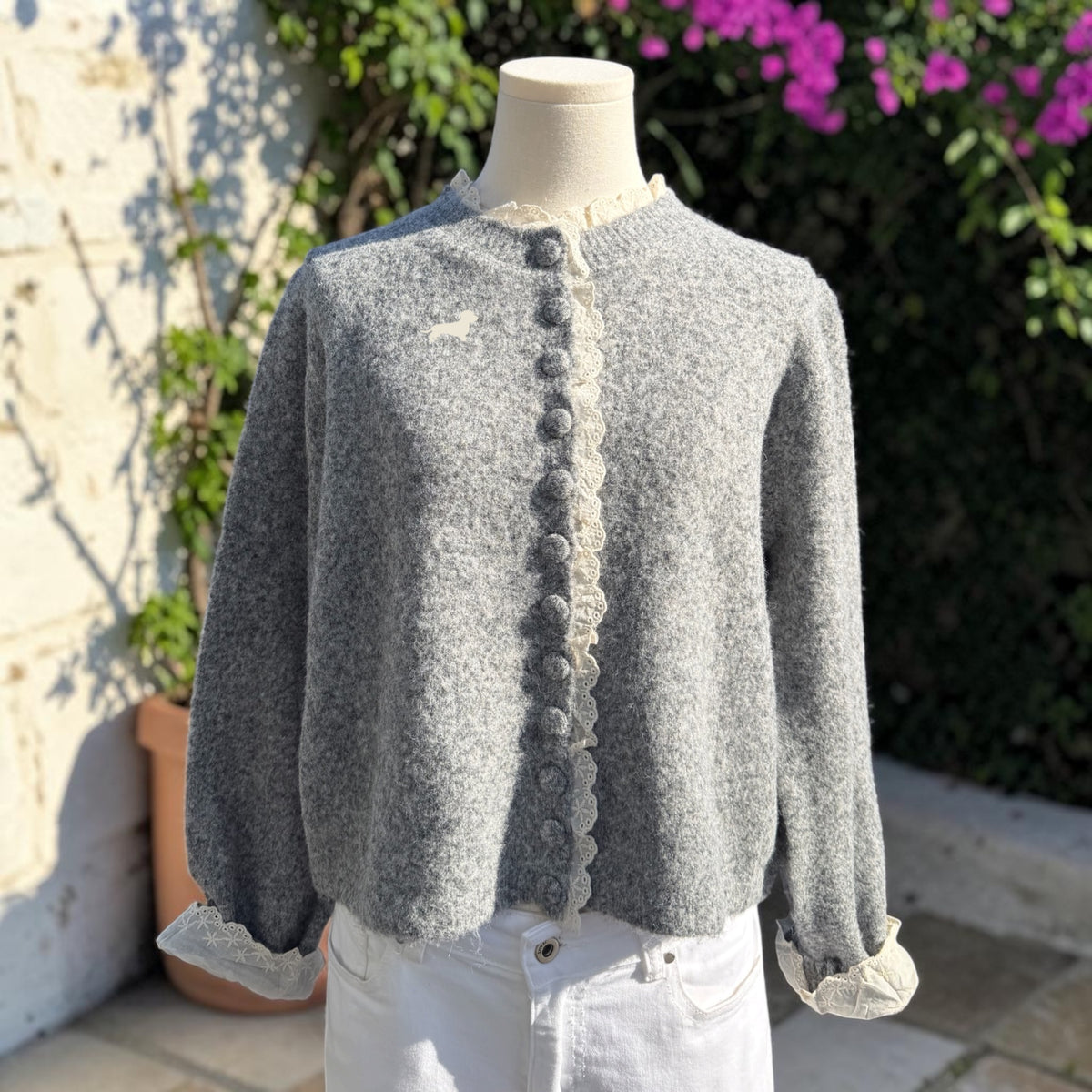 Spitzenstrickjacke Leni mit Dackel in Wunschfarbe oder Dackel Pin