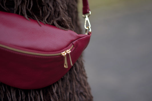 Crossbody-Bag Glattleder mit Dackel in Wunschfarbe
