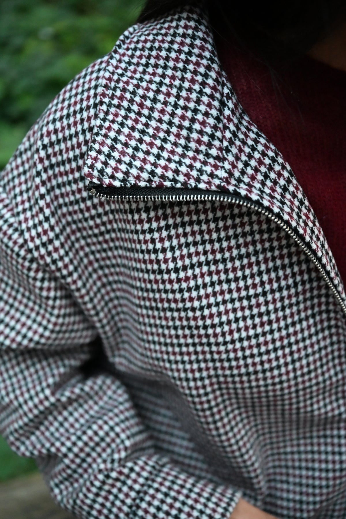 Riviera Karo Jacke mit Dackel-Pin