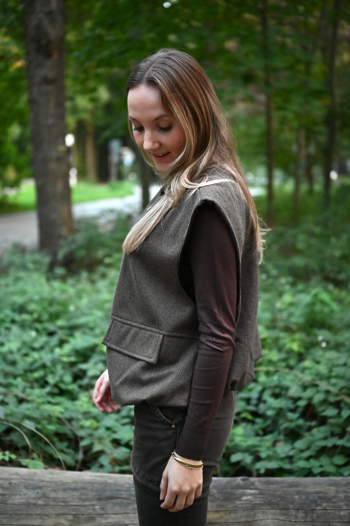 Country Weste mit Dackel-Pin