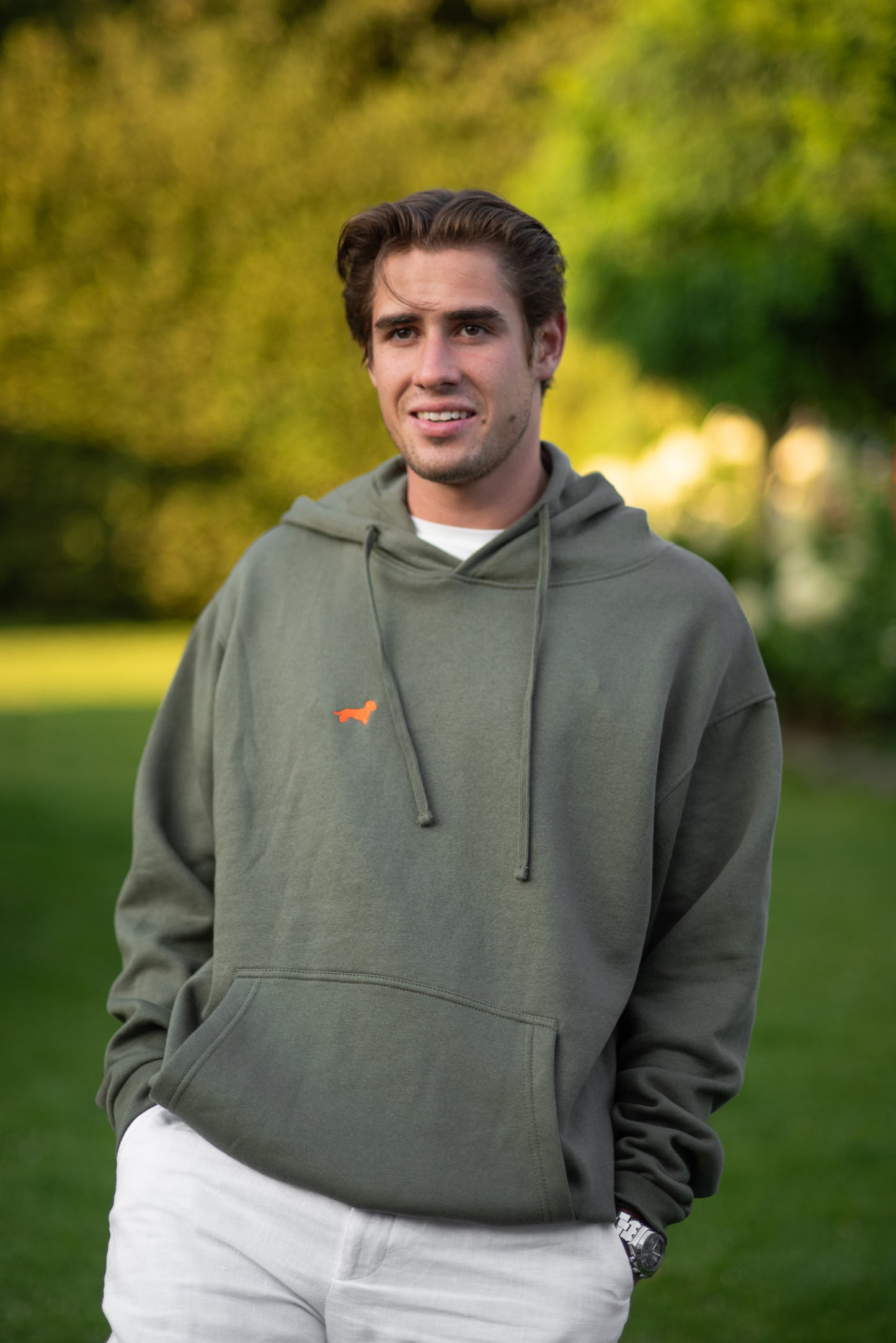 Everyday Hoodie mit Dackel in Wunschfarbe
