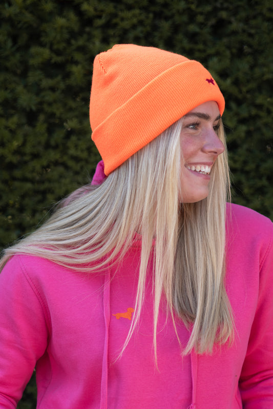 Mütze "Signalorange" mit Dackel in Wunschfarbe