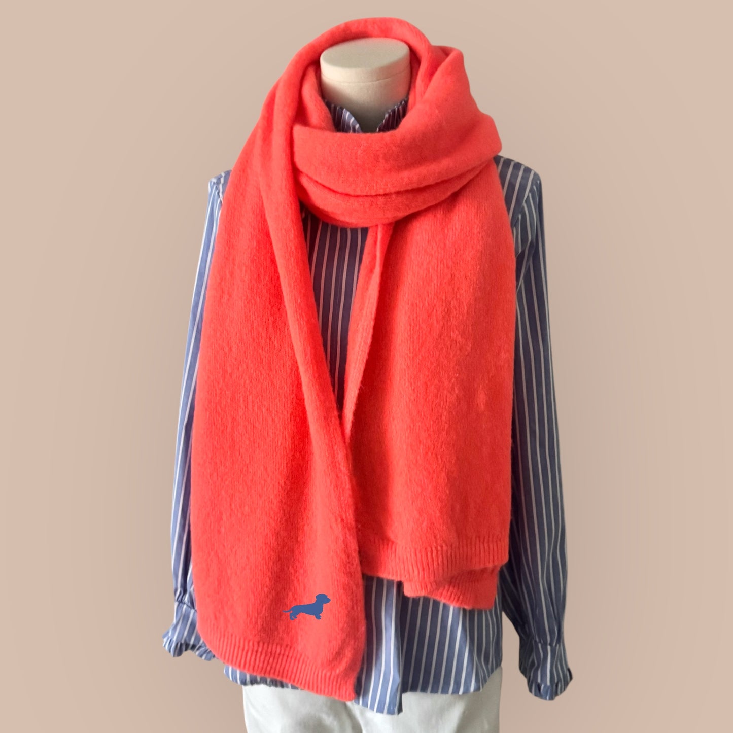 Schal Kuschelweich mit Dackel in Wunschfarbe