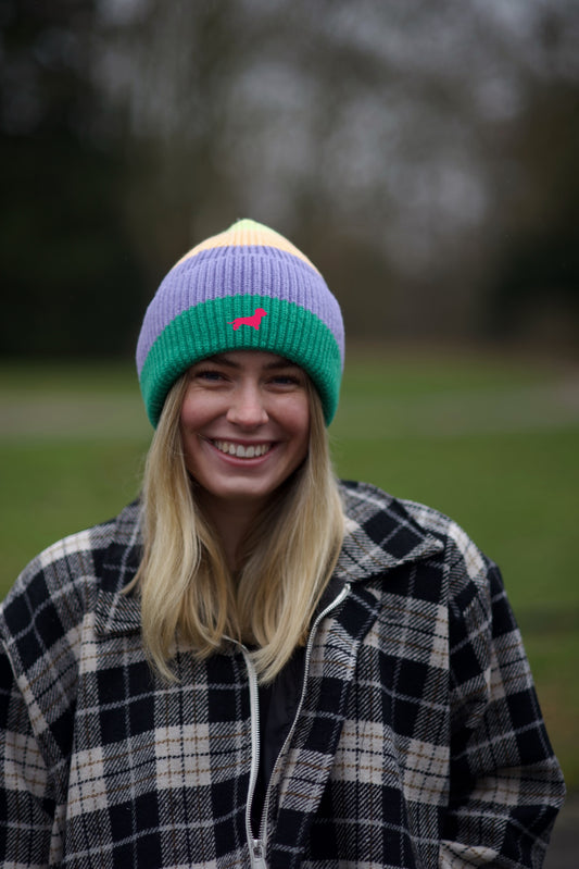 Mütze "Kunterbunt" mit Dackel in Wunschfarbe