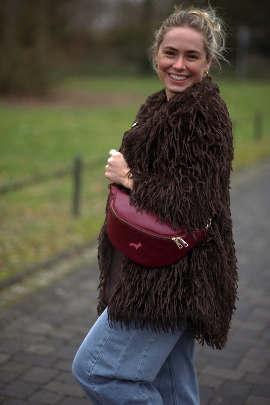 Crossbody-Bag Glattleder mit Dackel in Wunschfarbe