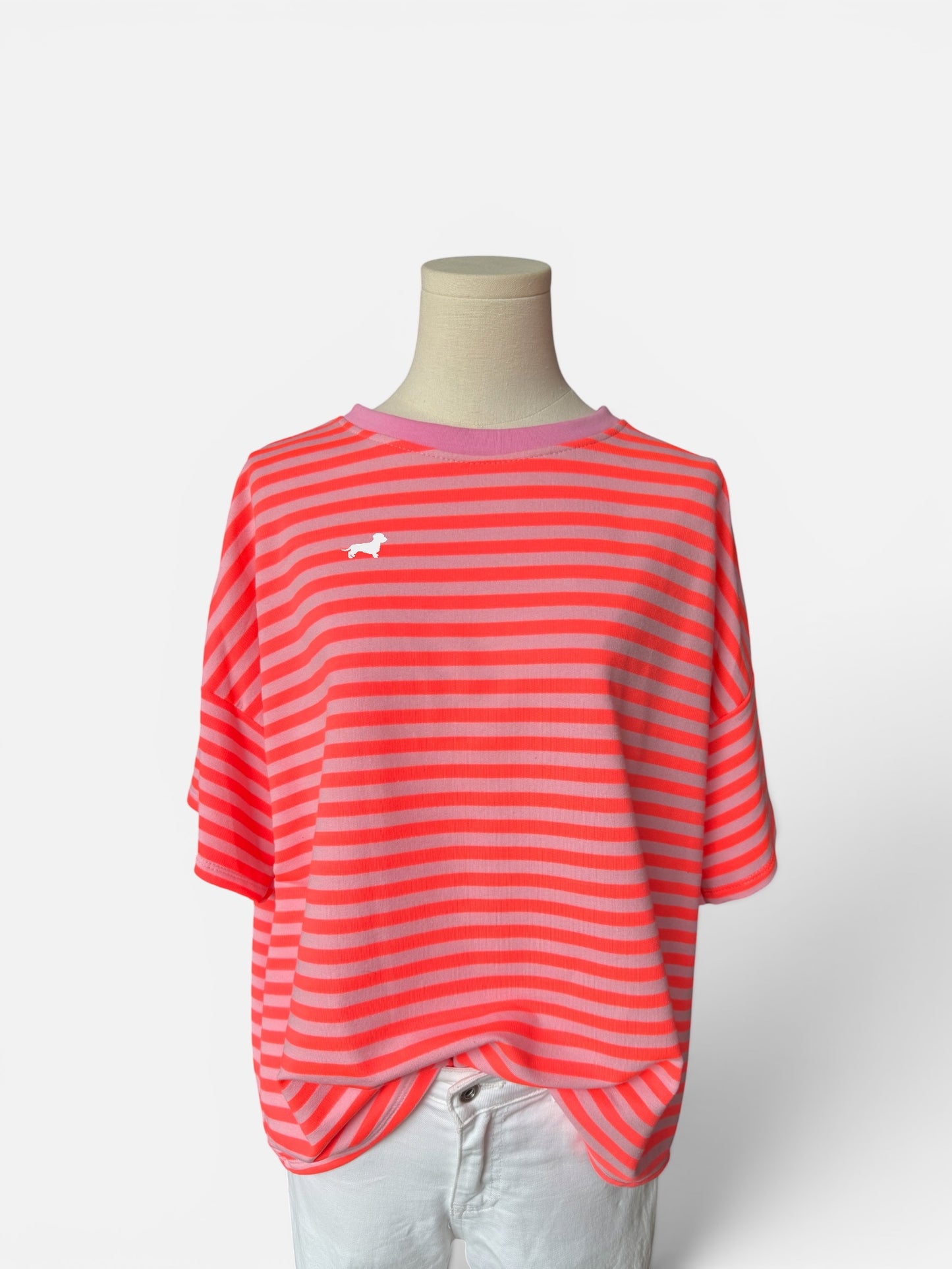 Oversized Streifenshirt mit Dackel in Wunschfarbe