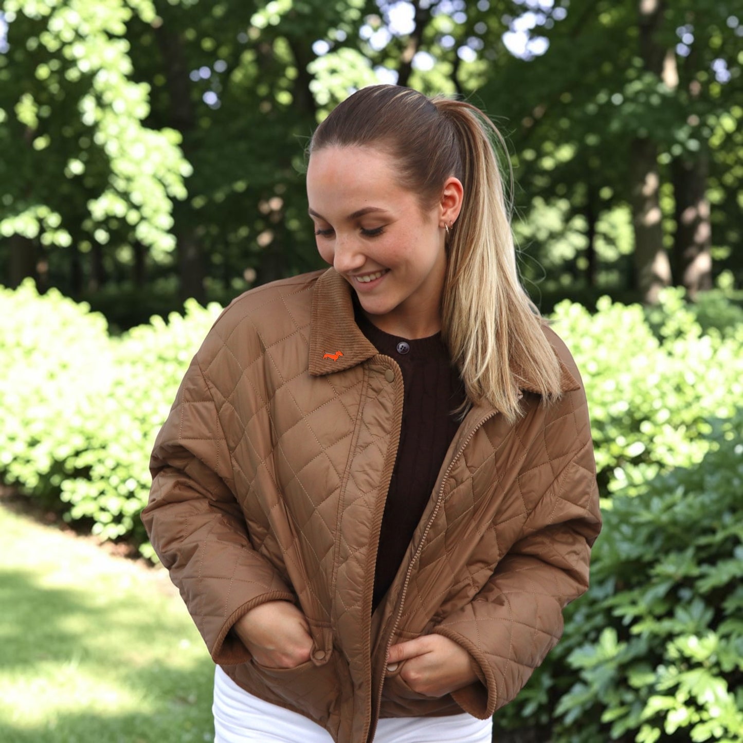 Sienna Steppjacke mit Dackel-Pin