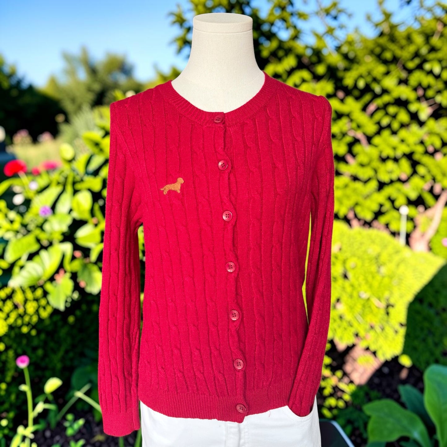 Zopfmuster-Strickjacke Clara mit Dackelstick in Wunschfarbe