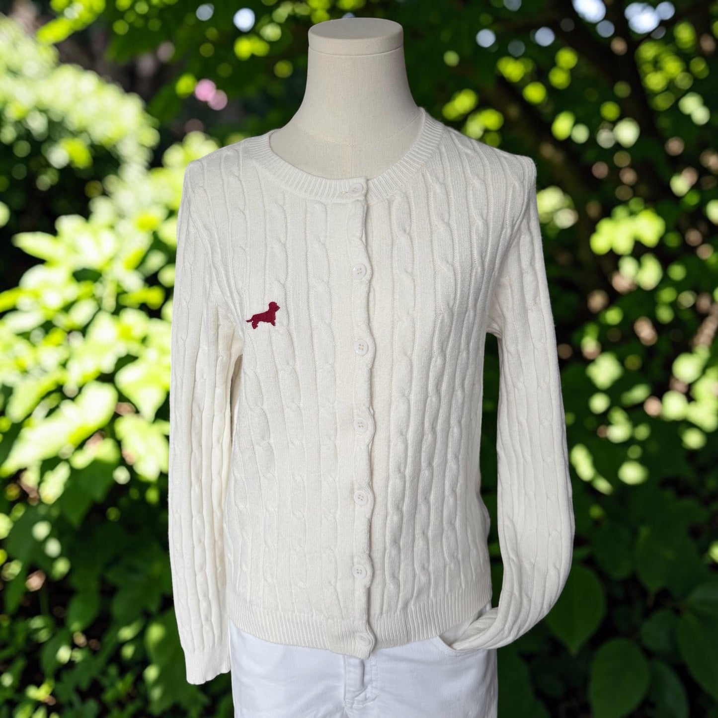 Zopfmuster-Strickjacke Clara mit Dackelstick in Wunschfarbe