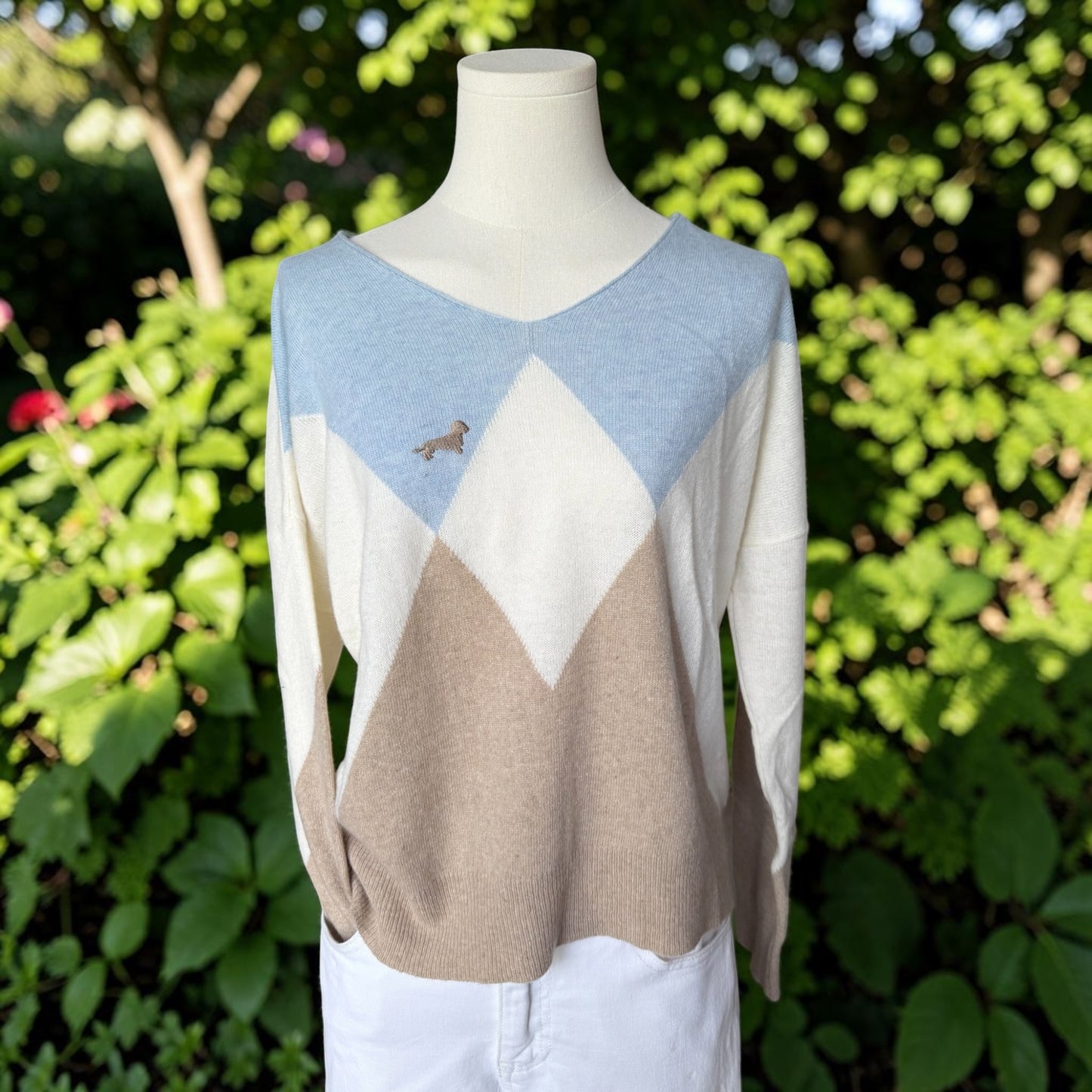 Cashmere Rautenpullover Charlotte mit Dackelstick in Wunschfarbe
