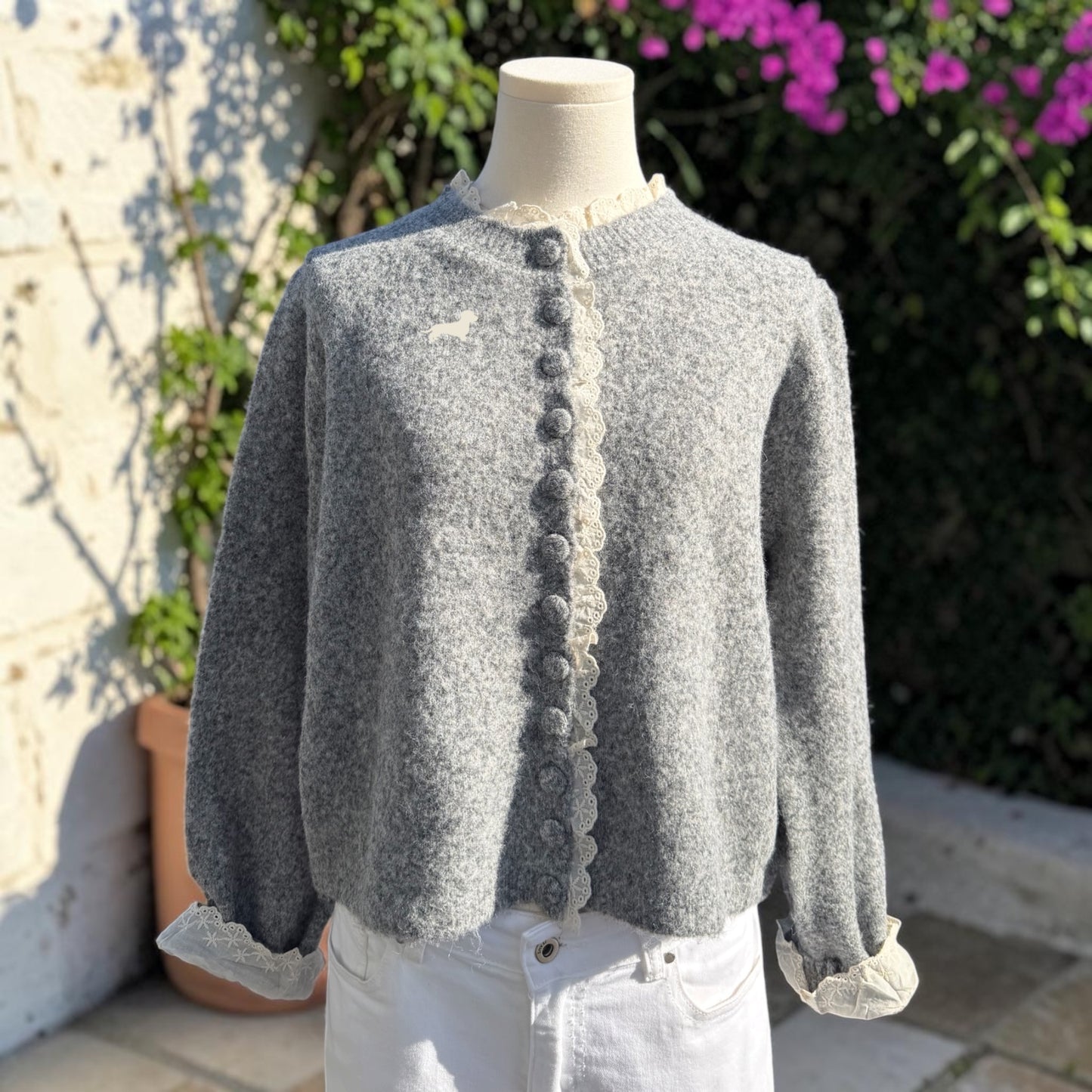Spitzenstrickjacke Leni mit Dackel in Wunschfarbe oder Dackel Pin